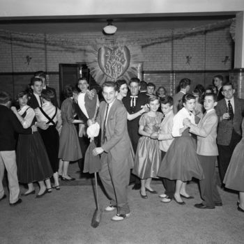 50s teenage fashion, Valentine dance, High school, USA, 1956