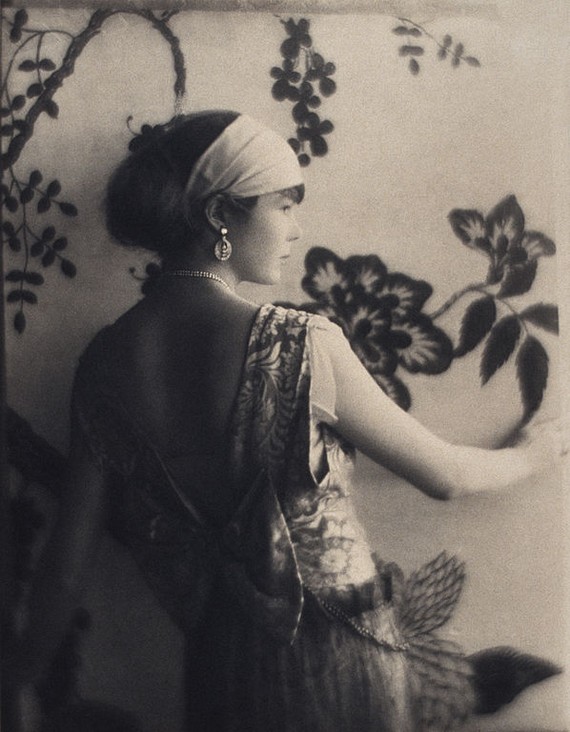Baron de Meyer, Portrait of a woman, 1920-1930 Baron de Meyer, Portrait of a woman, 1920-1930