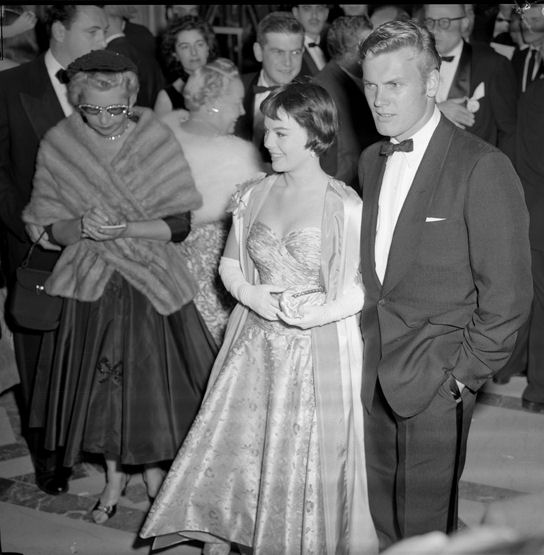 Actors Natalie Wood and Tab Hunter arrive at the 28th Academy Award, 1956 Actors Natalie Wood and Tab Hunter arrive at the 28th Academy Award, 1956