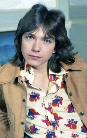 David Cassidy wore big collared shirts 70s