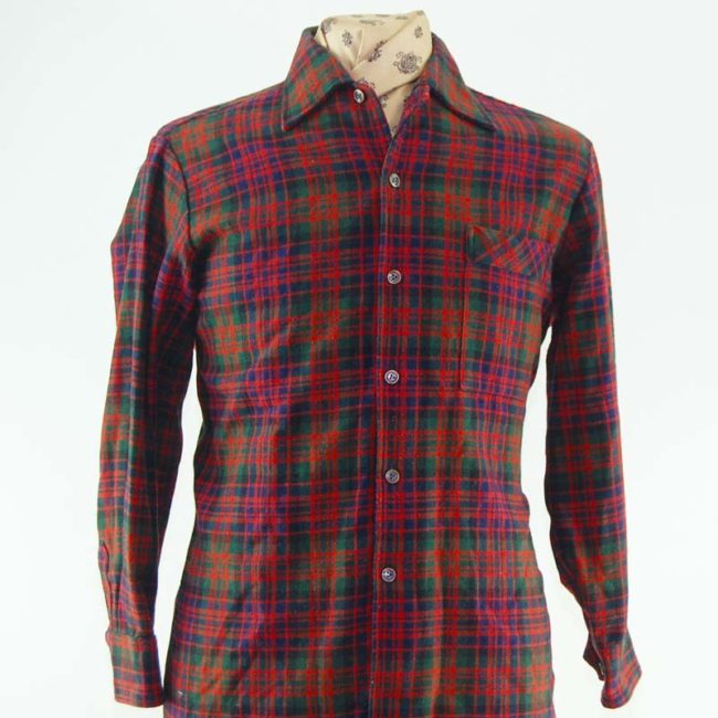 close up of 60s 100% Wool Plaid Flannel Shirt