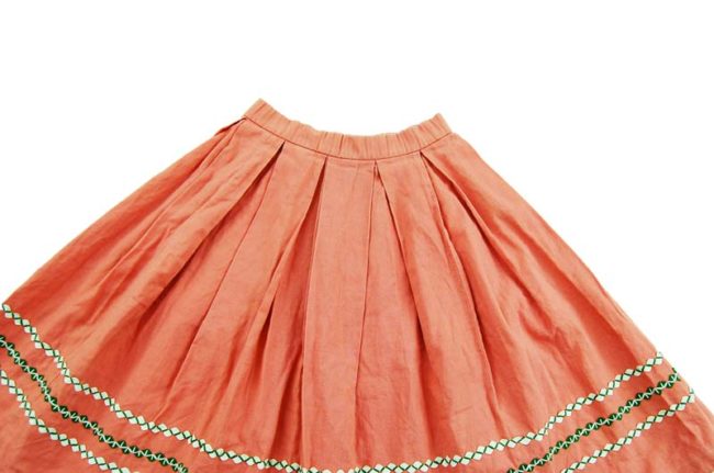 close up of 60s True Vintage Pink Peasant Skirt
