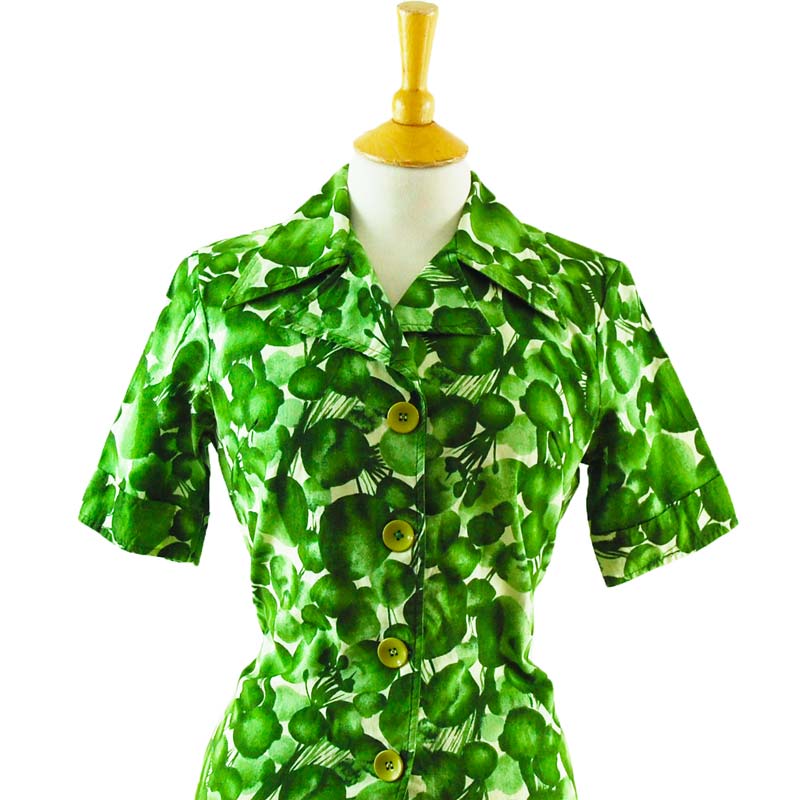 close up of 70s Vintage Apple Printed Blouse