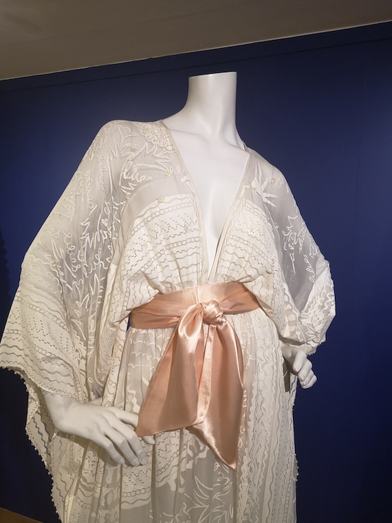 A romantic 70s piece. Installation view of the Zandra Rhodes exhibition 50 Years of Fabulous. Image G Jones. A romantic 70s piece. Installation view of the Zandra Rhodes exhibition 50 Years of Fabulous. Image G Jones.