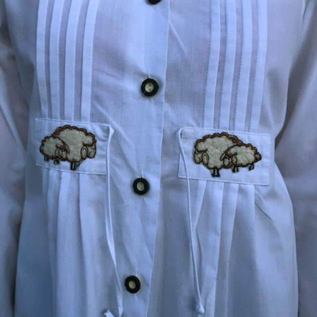 detailing Vintage White Tyrolean Shirt