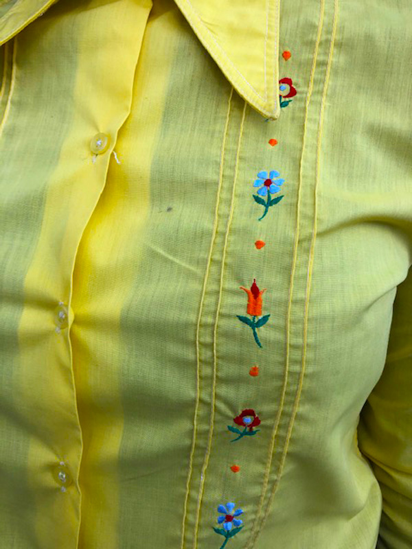 flowers on 70s Yellow Floral Embroidery Shirt
