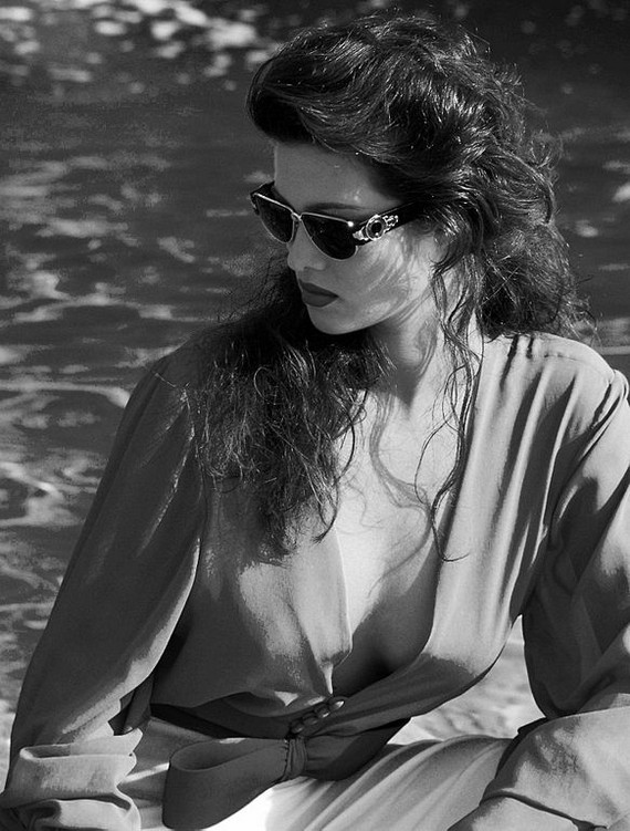 Mode des années 1990 - Manuela Arcuri - photoshoot Marie Claire, 1996