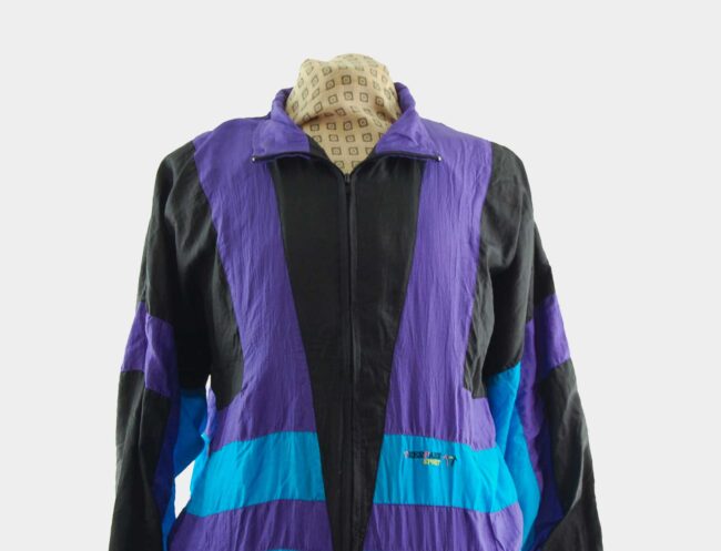 close up of Vintage Trespass Sports Windbreaker Jacket