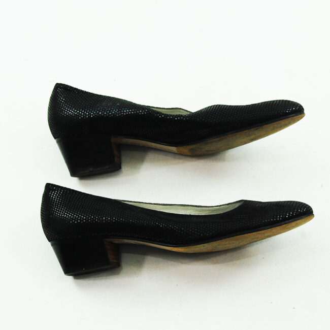 Side view of 80s Italian Black Leather Pumps.