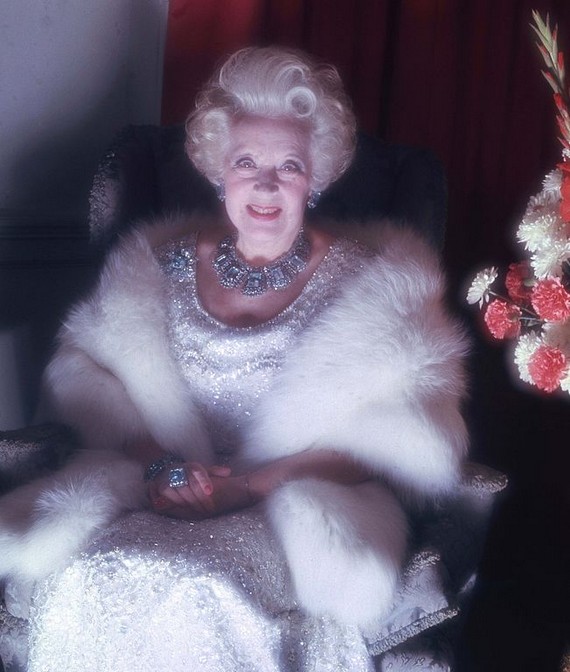 Dame Barbara Cartland, 1987, always glamorous. Photo by Allan Warren Dame Barbara Cartland, 1987, always glamorous. Photo by Allan Warren
