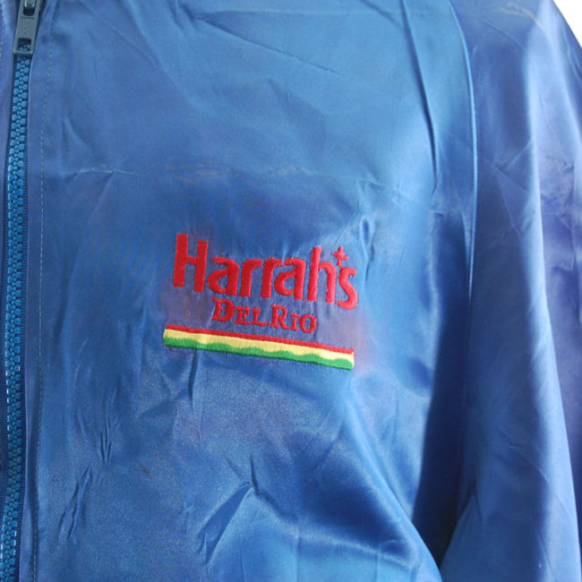 close up of Harrahs logo