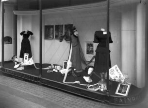 A Vogue fashion display during Betty Penrose's tenure. Image copyright free via Wikimedia Commons.