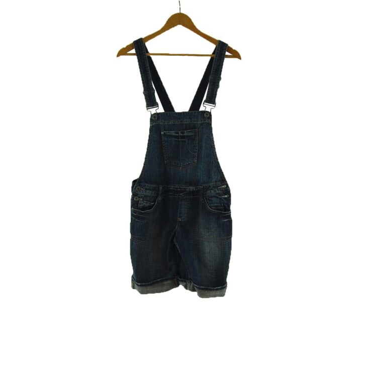 For That 90s dungarees look