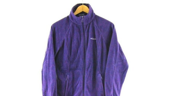 lose Up of Columbia retro fleece jacket