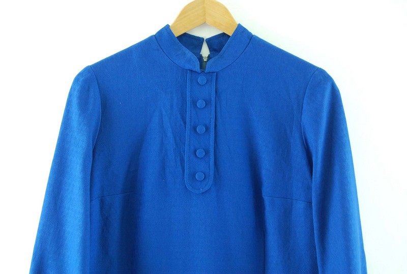 Close up of 1960s Blue Tunic Dress