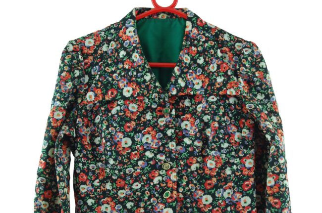 Close up of Floral Wing Collar 70s Blouse