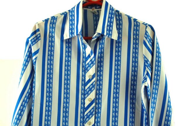 Close up of Blue and White Striped 70s Blouse