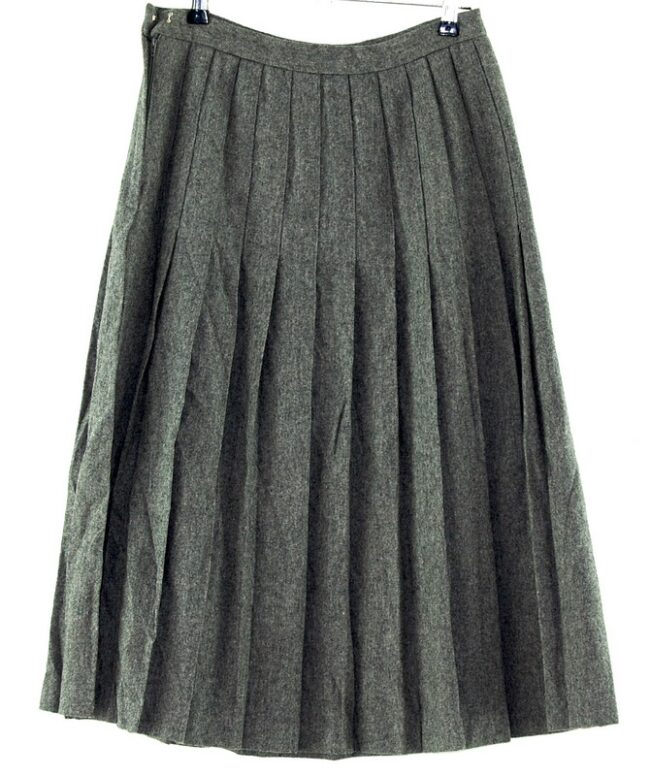 Back Pleated Evan Picone Skirt