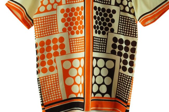 Bottom Close Up 70s Short Sleeve Geometric Top