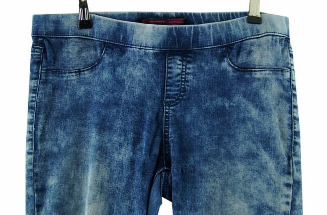 Front Close Up Acid Wash Skinny Blue Jeans