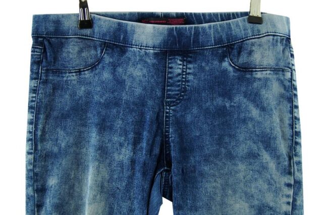 Front Close Up Acid Wash Skinny Blue Jeans