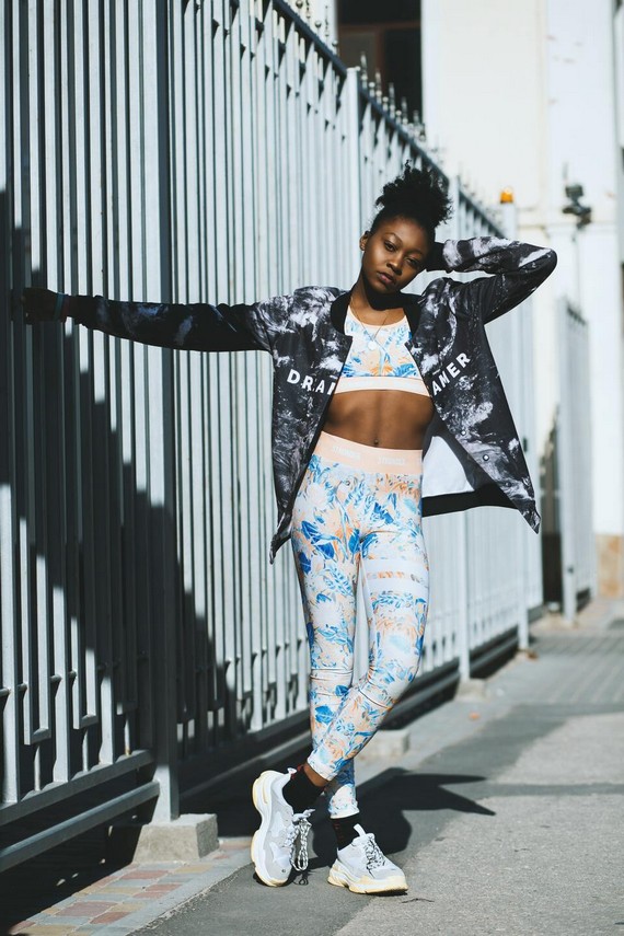 street-fashion- crop top - leggings street-fashion- crop top - leggings