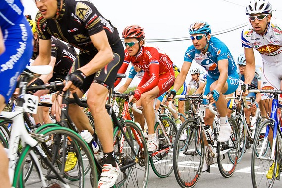 Cylists in cycling clothes_Bike race Cylists in cycling clothes_Bike race