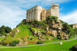 Chateau de falaise, LouLou de la Falaise's ancestral home. Copyright free Image via Wikimedia.