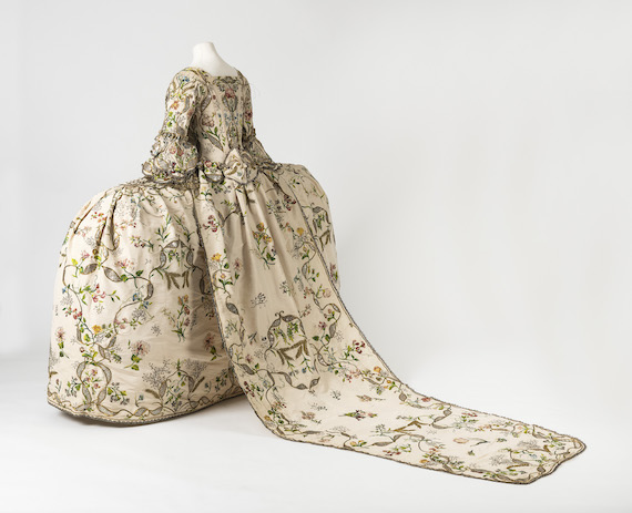 British, Court dress (gown, petticoat, stomacher and shoes), c.1740–60. © Fashion Museum Bath British, Court dress (gown, petticoat, stomacher and shoes), c.1740–60. © Fashion Museum Bath