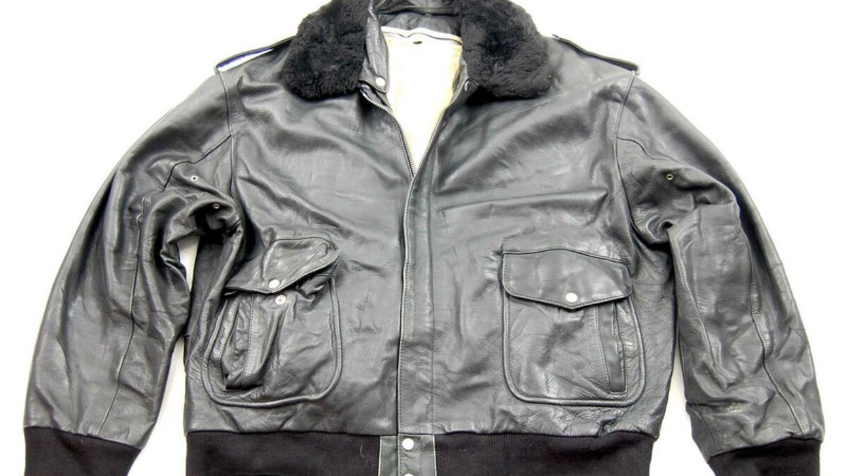 Black Vintage Leather Bomber Jacket - UK XL - Blue 17