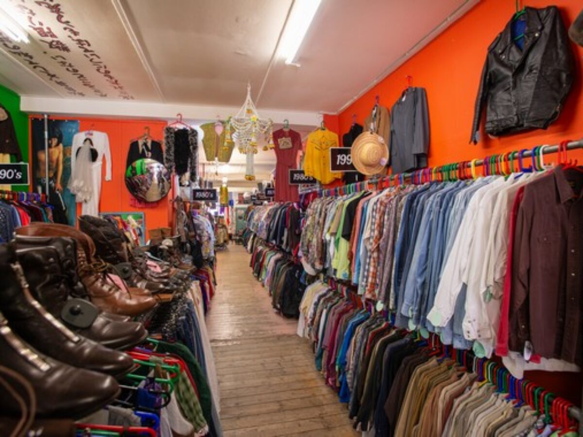 Best website to buy vintage clothing store