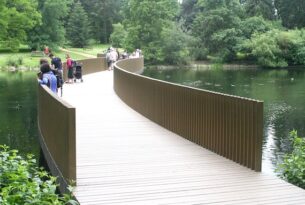 Kew Gardens. Image via Wikipedia, copyright free.