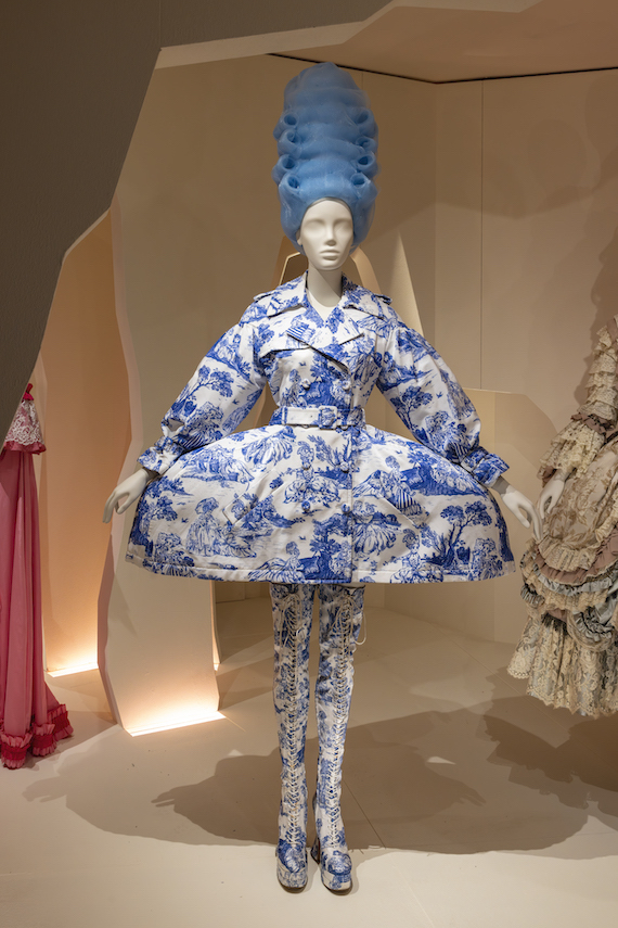 Review: Marie Antoinette at the V&A.(C) Victoria and Albert Museum, London Review: Marie Antoinette at the V&A.(C) Victoria and Albert Museum, London