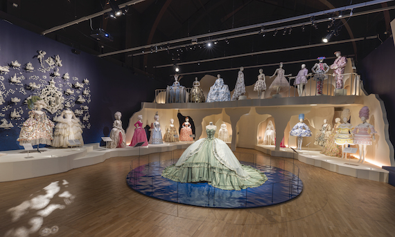 (C) Victoria and Albert Museum, London (C) Victoria and Albert Museum, London