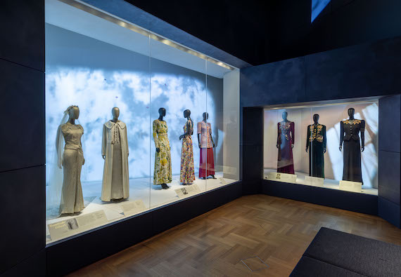 Schiaparelli: Fashion Becomes Art at V&A South Kensington (c) Victoria and Albert Museum, London